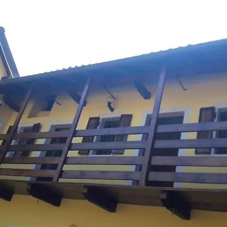 Semesterbostad La Corte Di Nonno Gino Stresa